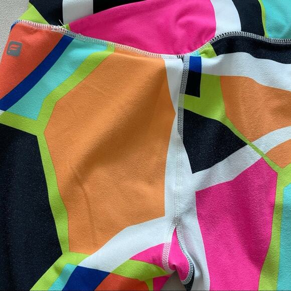Fabletics Winn Printed PowerHold Capri Size XS Multicolor 90s Barbie Geometric - Picture 9 of 9